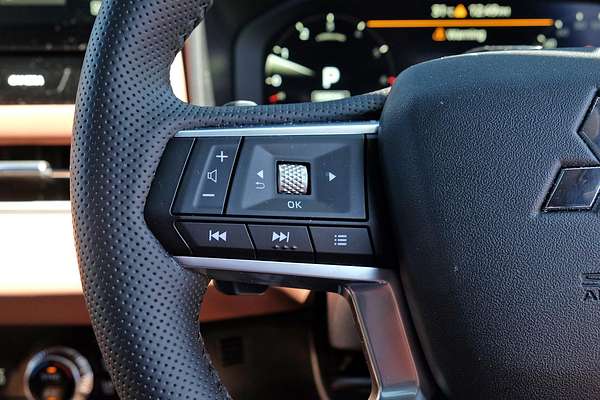 2025 Mitsubishi Outlander Exceed Tourer ZM