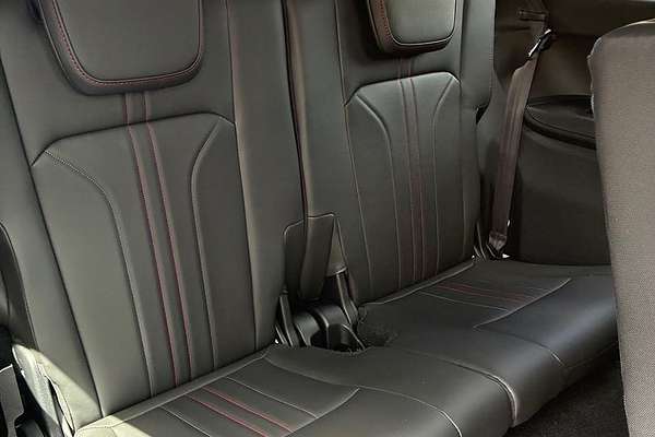 2025 Isuzu MU-X X-TERRAIN