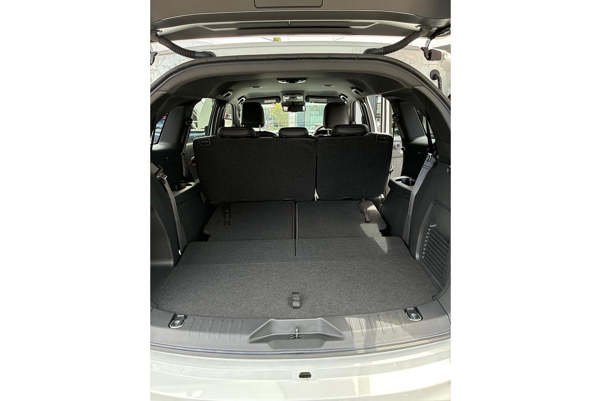 2025 Isuzu MU-X X-TERRAIN