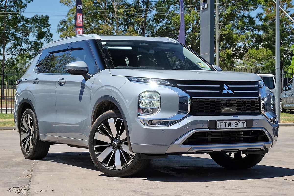 2025 Mitsubishi Outlander Exceed ZM