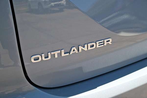 2025 Mitsubishi Outlander Exceed ZM