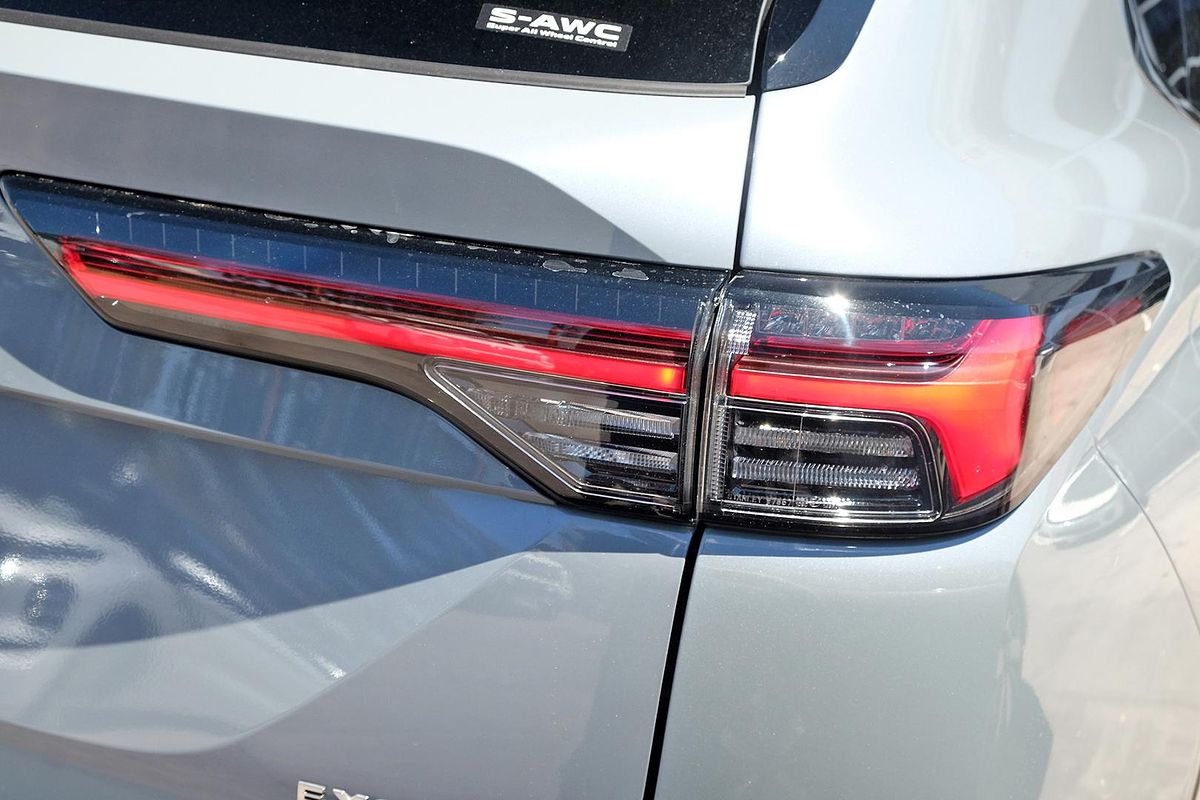 2025 Mitsubishi Outlander Exceed ZM