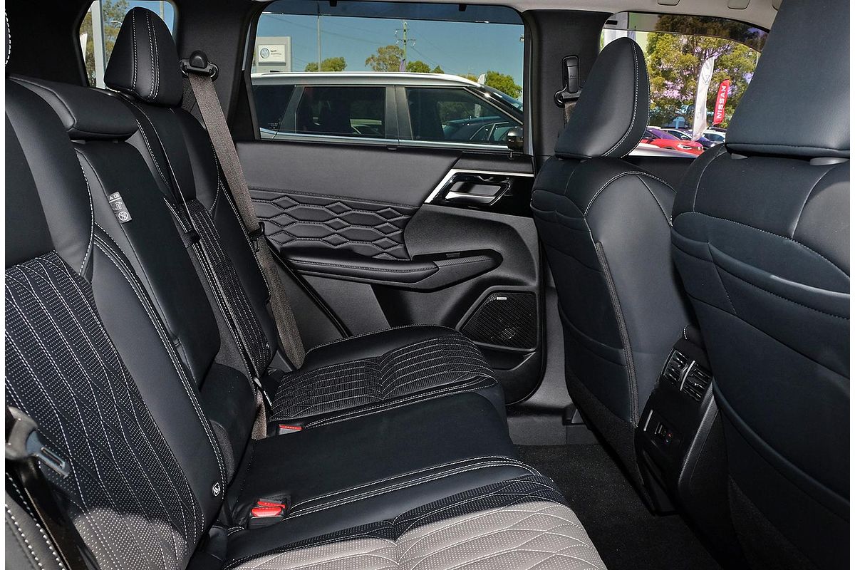 2025 Mitsubishi Outlander Exceed ZM