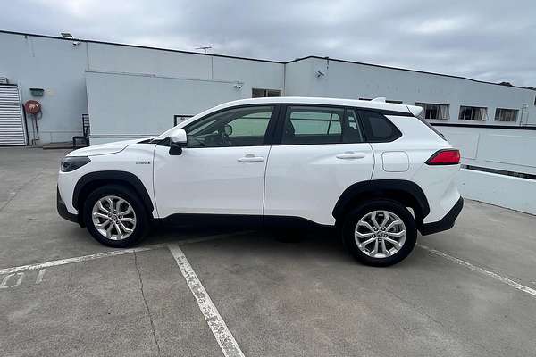 2024 Toyota Corolla Cross GX MXGH10R