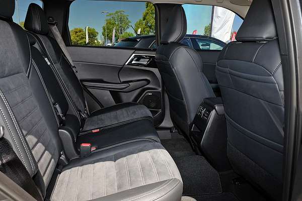 2025 Mitsubishi Outlander Aspire ZM