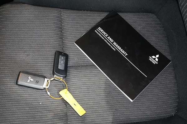 2021 Mitsubishi Eclipse Cross LS YB