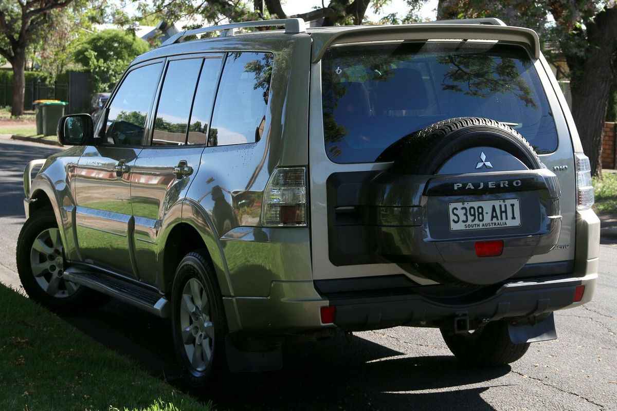 2010 Mitsubishi Pajero Activ NT