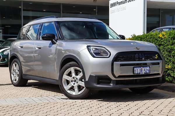 2024 MINI Countryman SE Classic U25