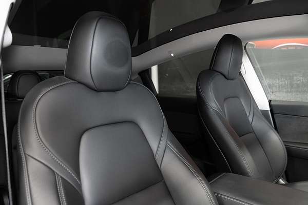 2022 Tesla Model Y Rear-Wheel Drive