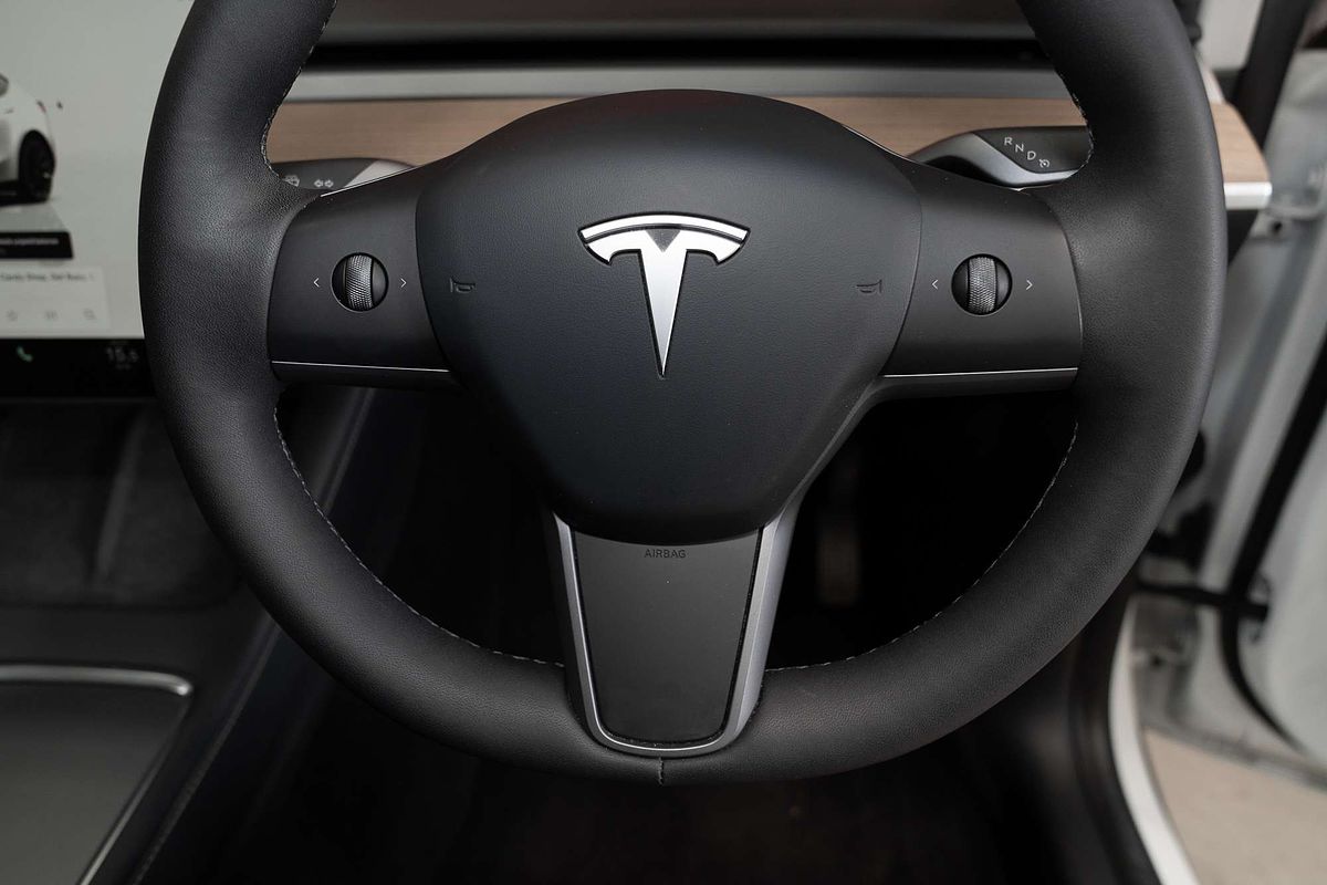 2022 Tesla Model Y Rear-Wheel Drive