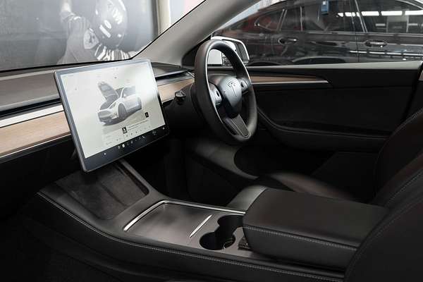 2022 Tesla Model Y Rear-Wheel Drive