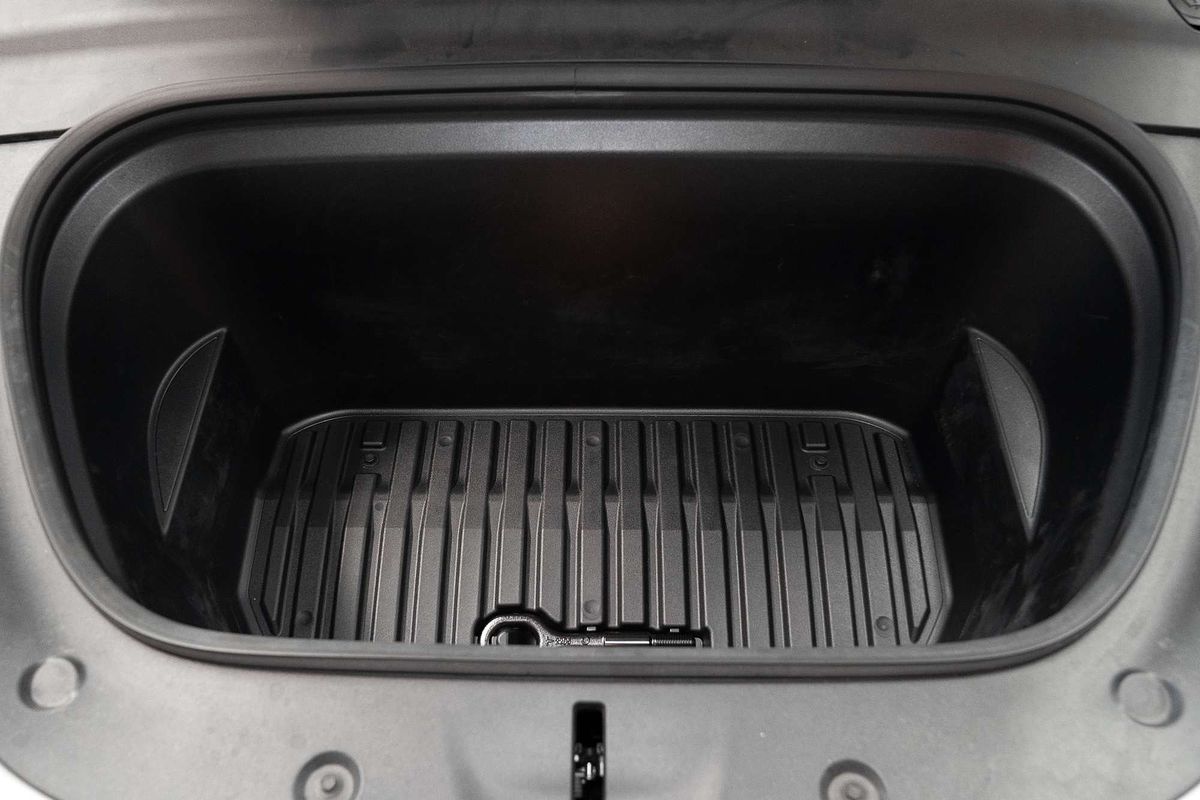 2022 Tesla Model Y Rear-Wheel Drive