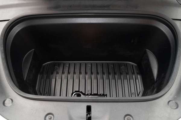 2022 Tesla Model Y Rear-Wheel Drive