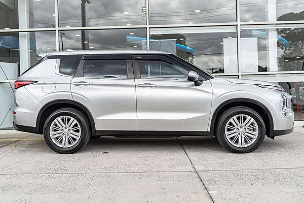 2022 Mitsubishi Outlander ES ZM