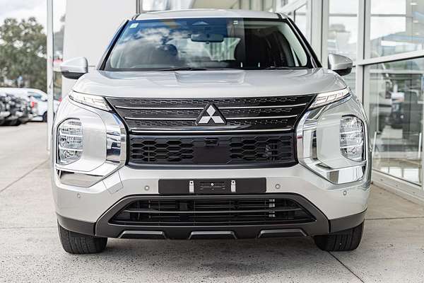 2022 Mitsubishi Outlander ES ZM