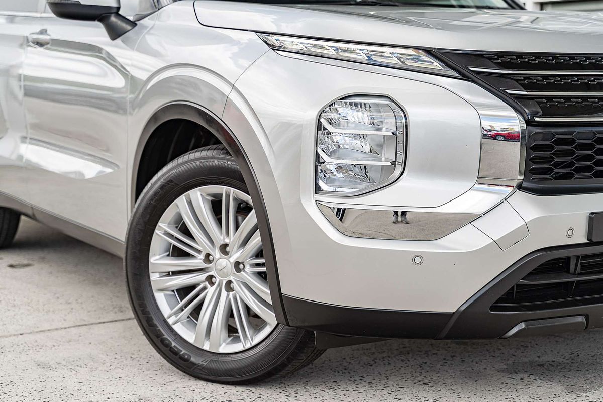 2022 Mitsubishi Outlander ES ZM