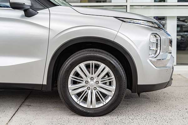 2022 Mitsubishi Outlander ES ZM