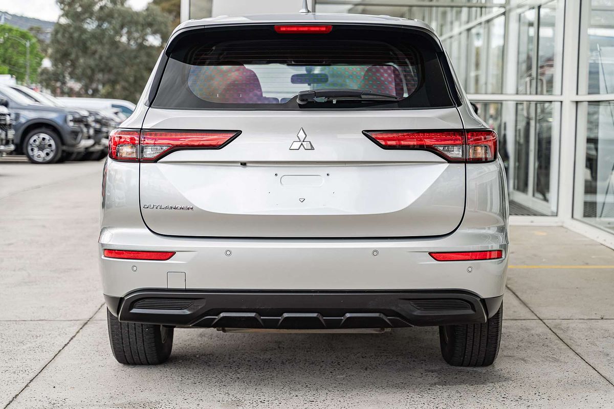 2022 Mitsubishi Outlander ES ZM