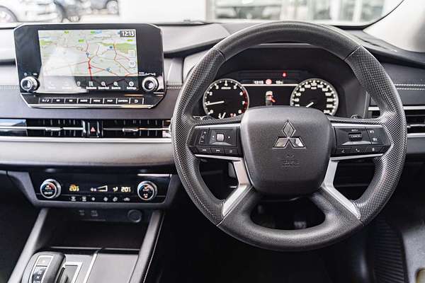 2022 Mitsubishi Outlander ES ZM