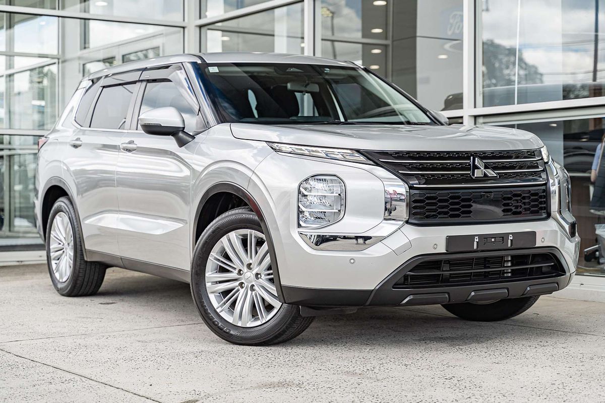 2022 Mitsubishi Outlander ES ZM