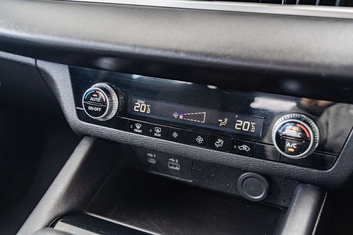 2022 Mitsubishi Outlander ES ZM