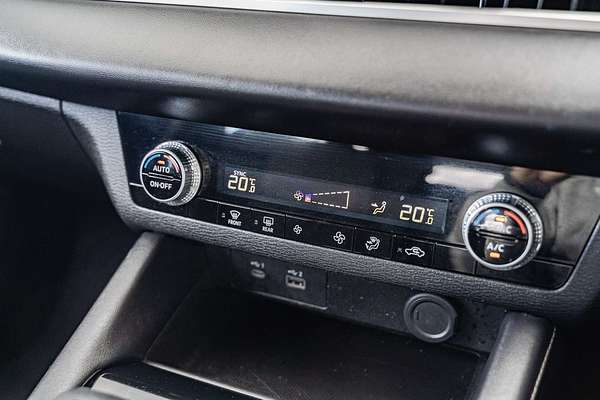 2022 Mitsubishi Outlander ES ZM