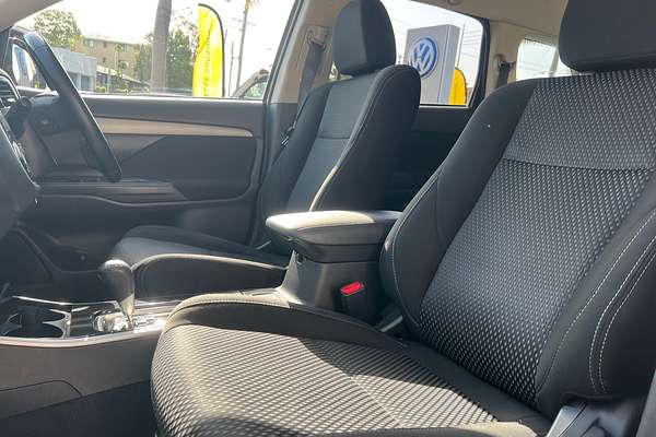 2016 Mitsubishi Outlander LS Safety Pack ZK