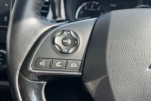 2016 Mitsubishi Outlander LS Safety Pack ZK