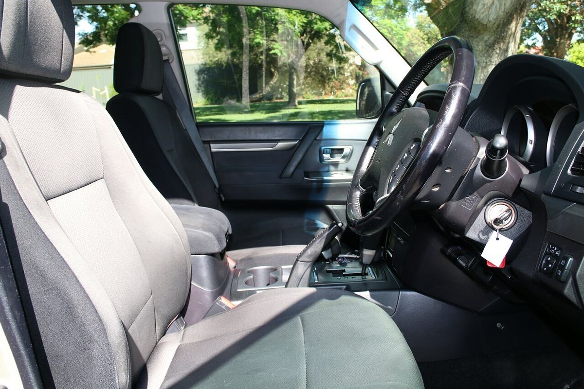 2010 Mitsubishi Pajero Activ NT