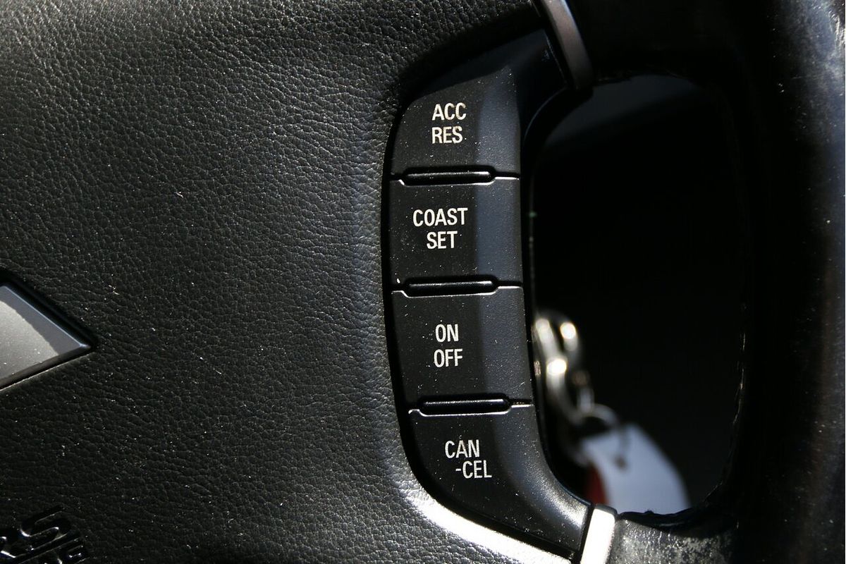 2010 Mitsubishi Pajero Activ NT