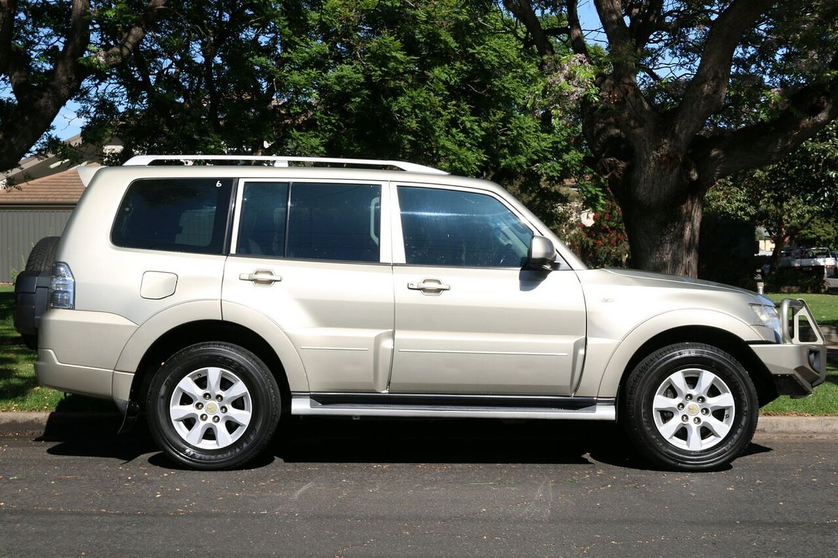 2010 Mitsubishi Pajero Activ NT
