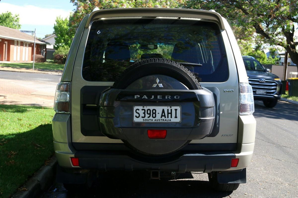 2010 Mitsubishi Pajero Activ NT