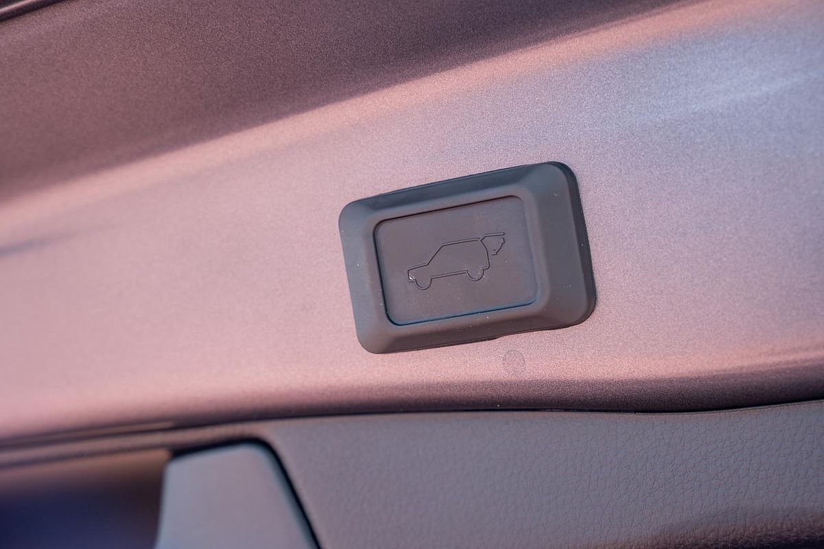 2025 Toyota RAV4 Cruiser AXAH54R