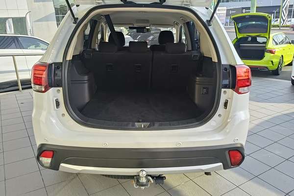 2016 Mitsubishi Outlander LS Safety Pack ZK