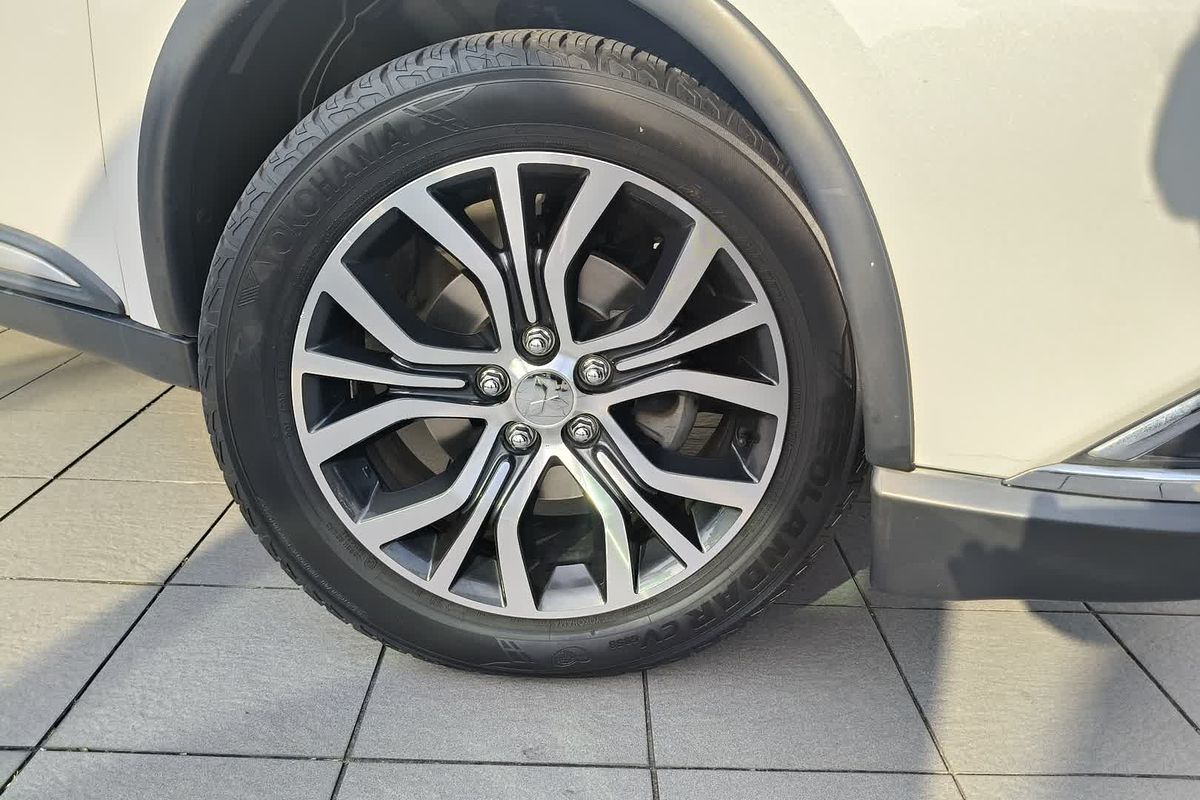 2016 Mitsubishi Outlander LS Safety Pack ZK