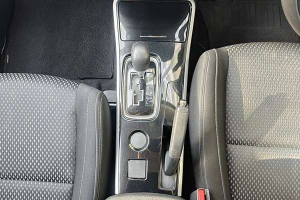 2016 Mitsubishi Outlander LS Safety Pack ZK