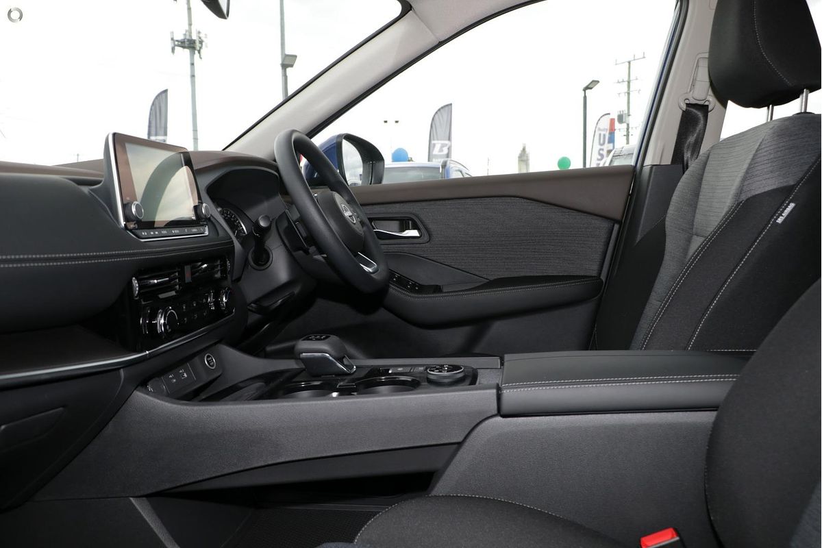 2024 Nissan X-TRAIL ST T33