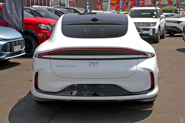 2025 MG IM5 Premium P12L