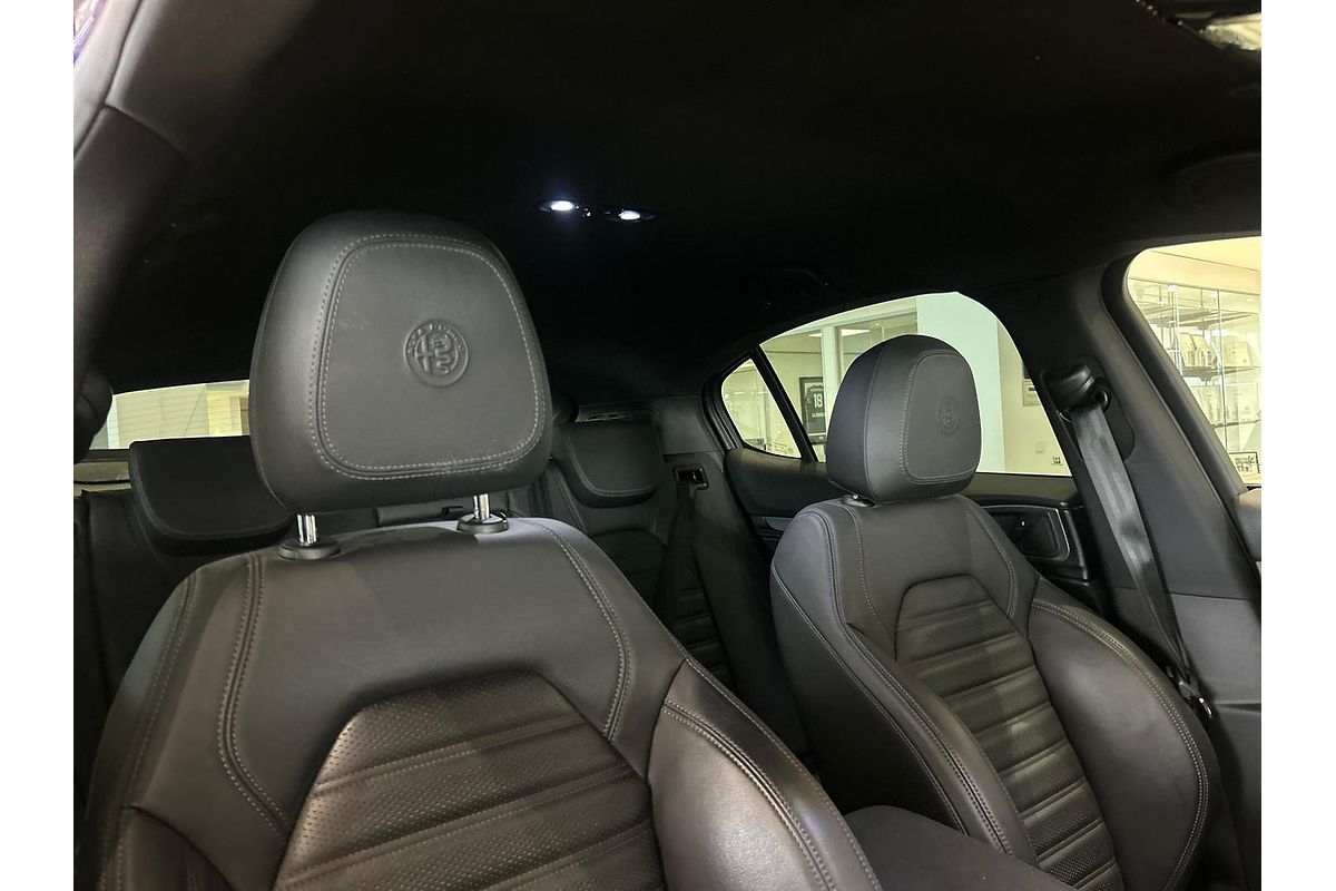 2021 Alfa Romeo Stelvio Sport Series 2