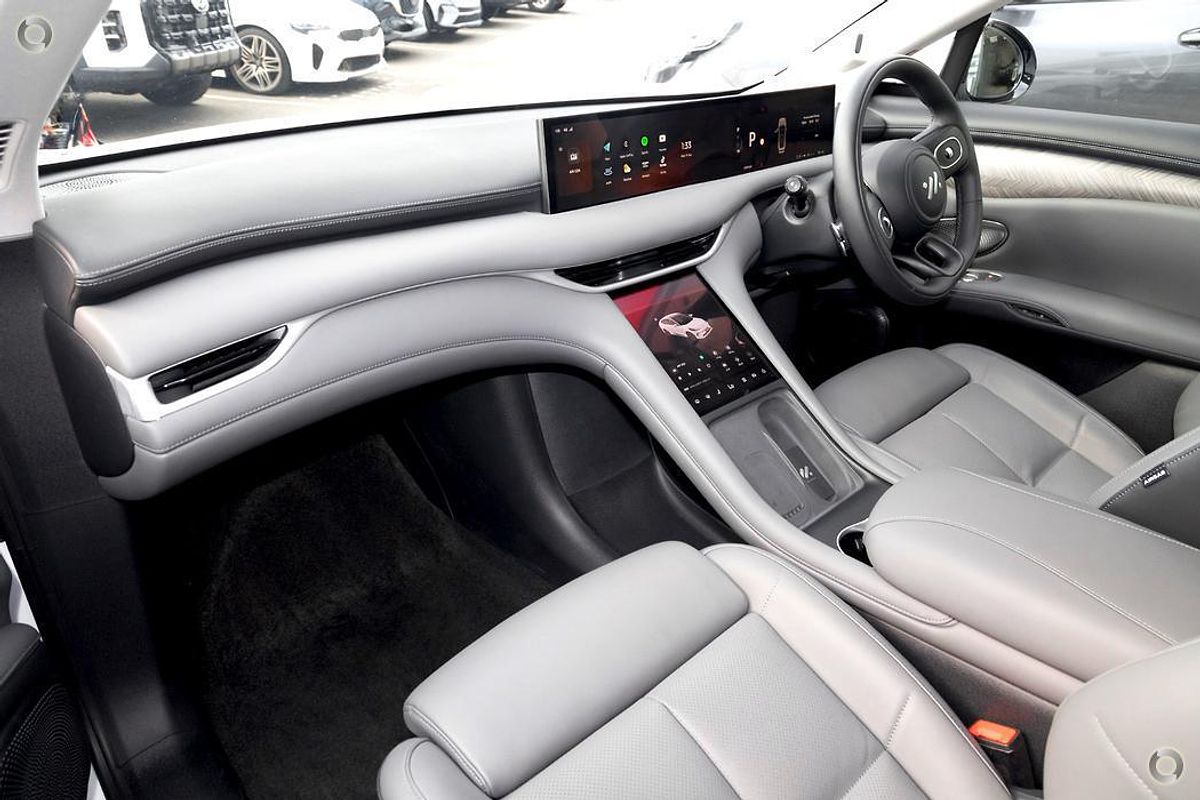 2025 MG IM6 Performance S12L