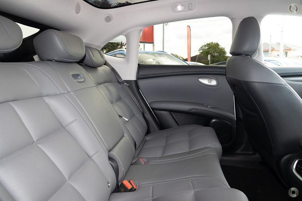 2025 MG IM6 Performance S12L