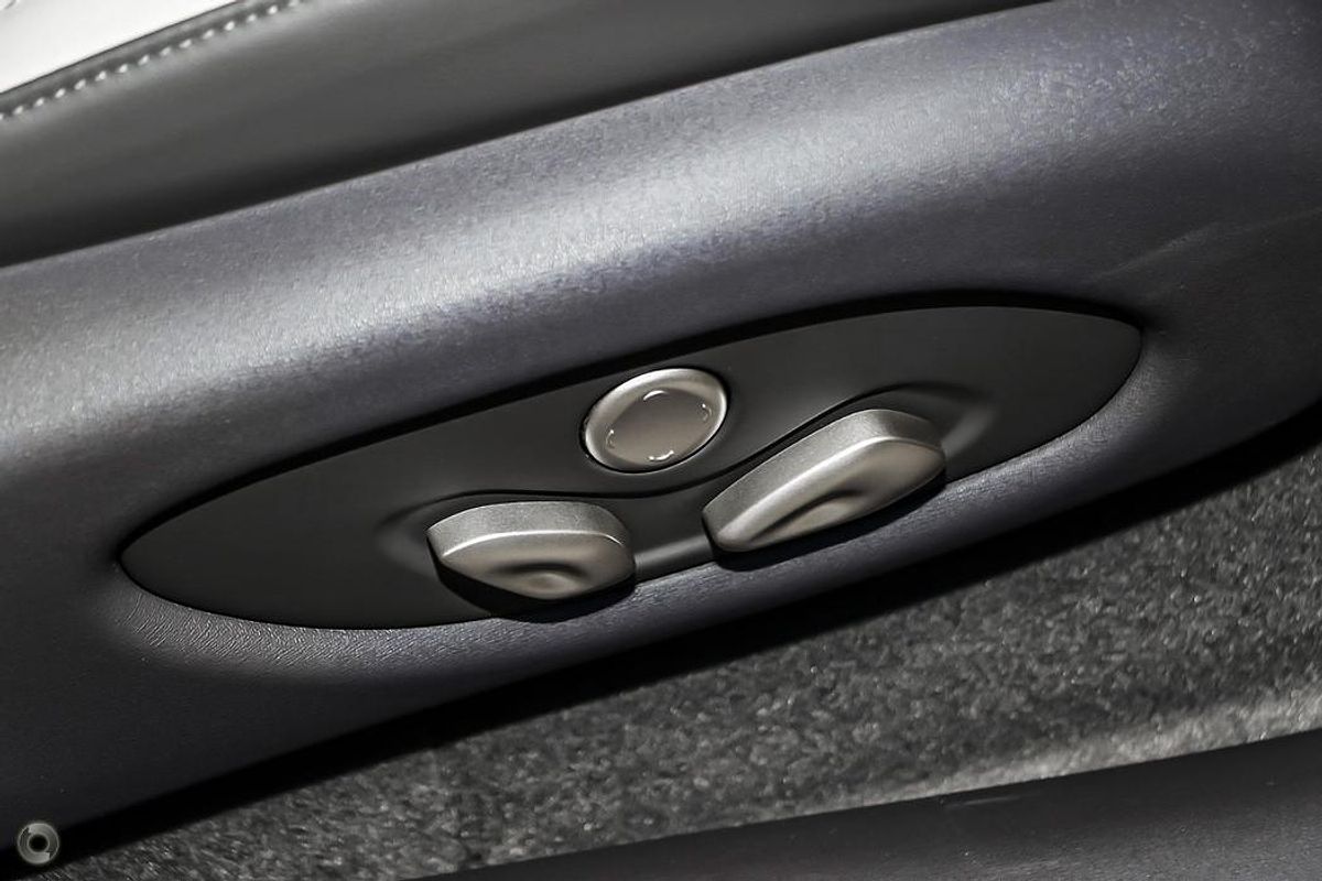 2025 MG IM6 Performance S12L