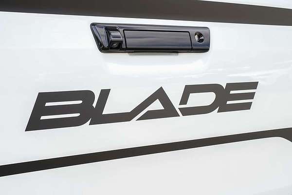 2025 Isuzu D-MAX BLADE 4X4