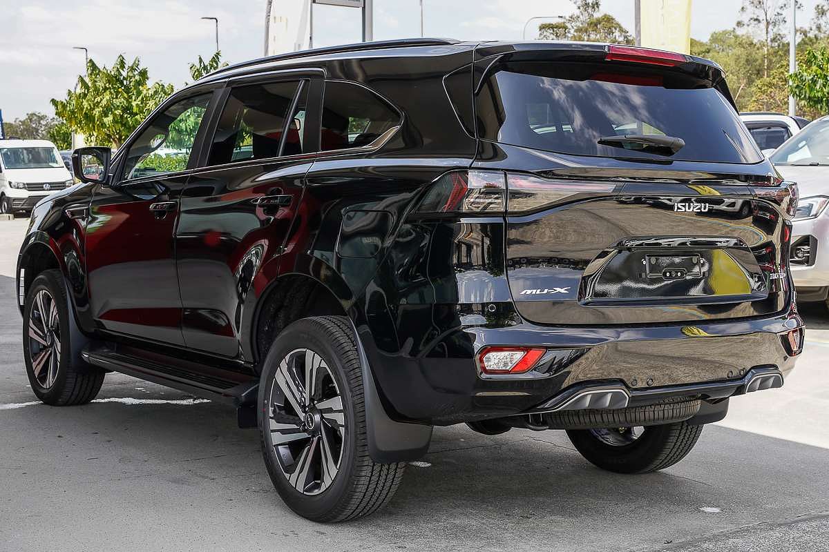 2025 Isuzu MU-X LS-T