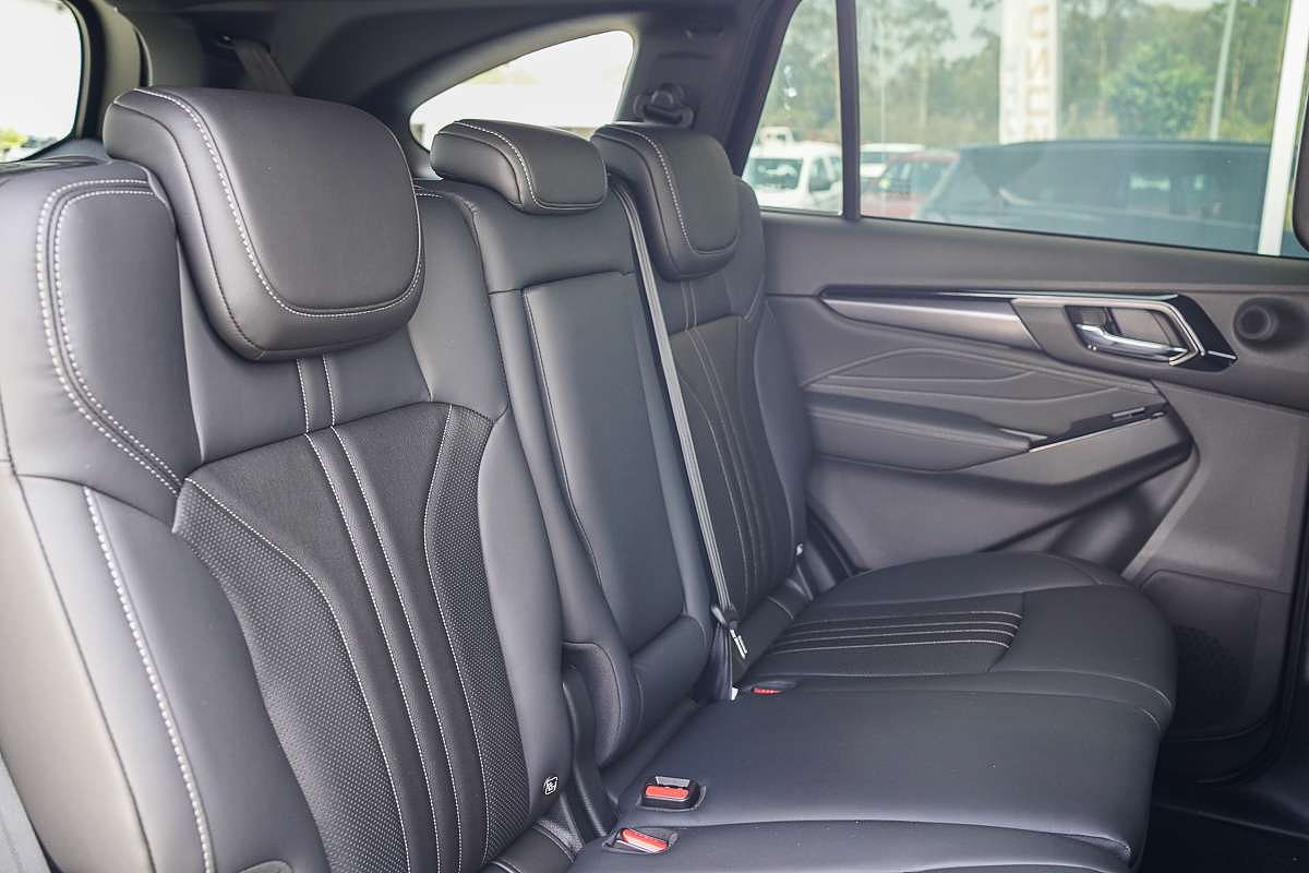 2025 Isuzu MU-X LS-T