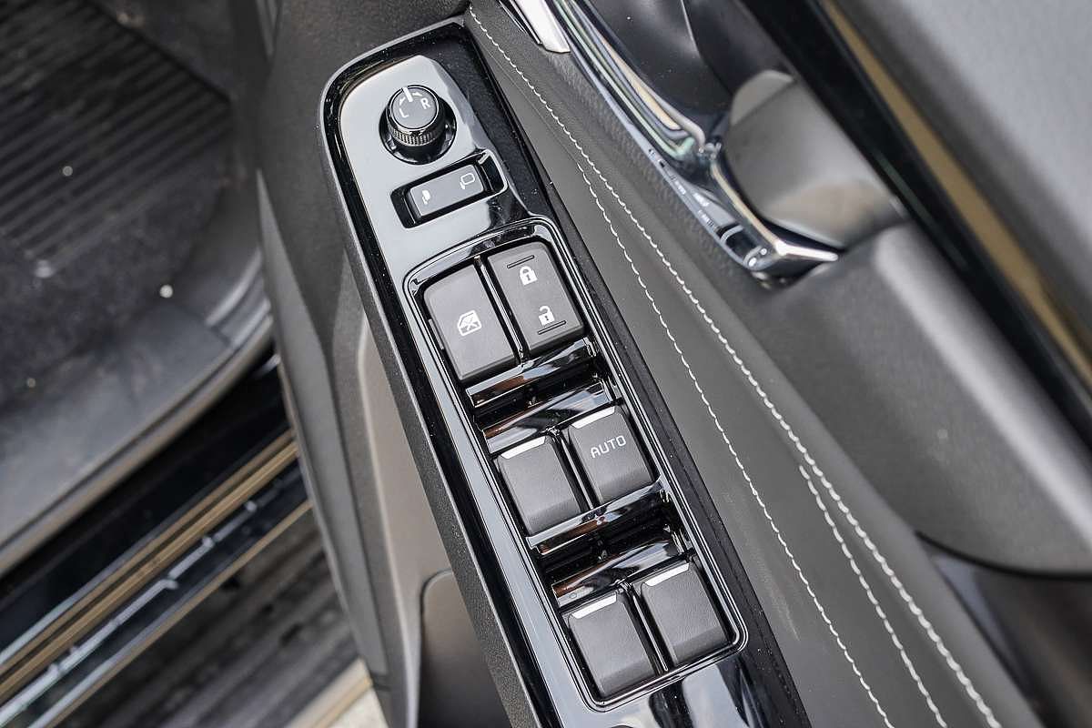 2025 Isuzu MU-X LS-T