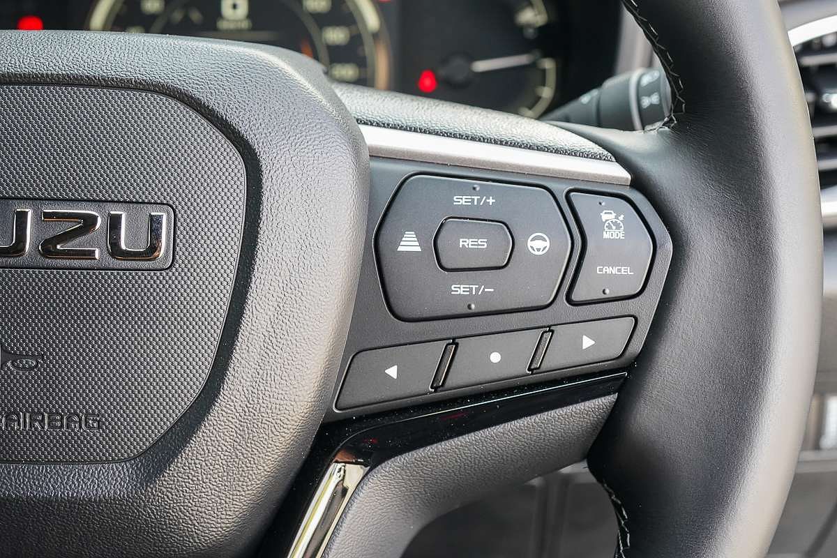 2025 Isuzu MU-X LS-T