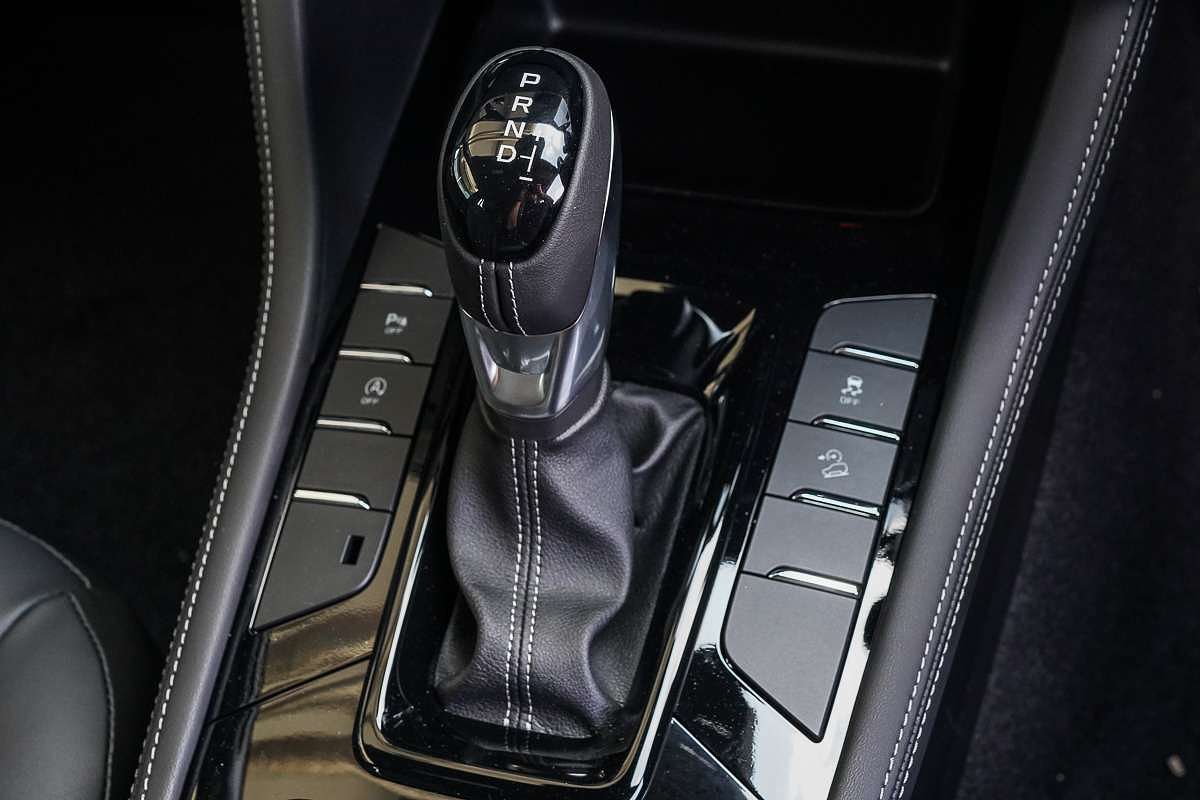 2025 Isuzu MU-X LS-T