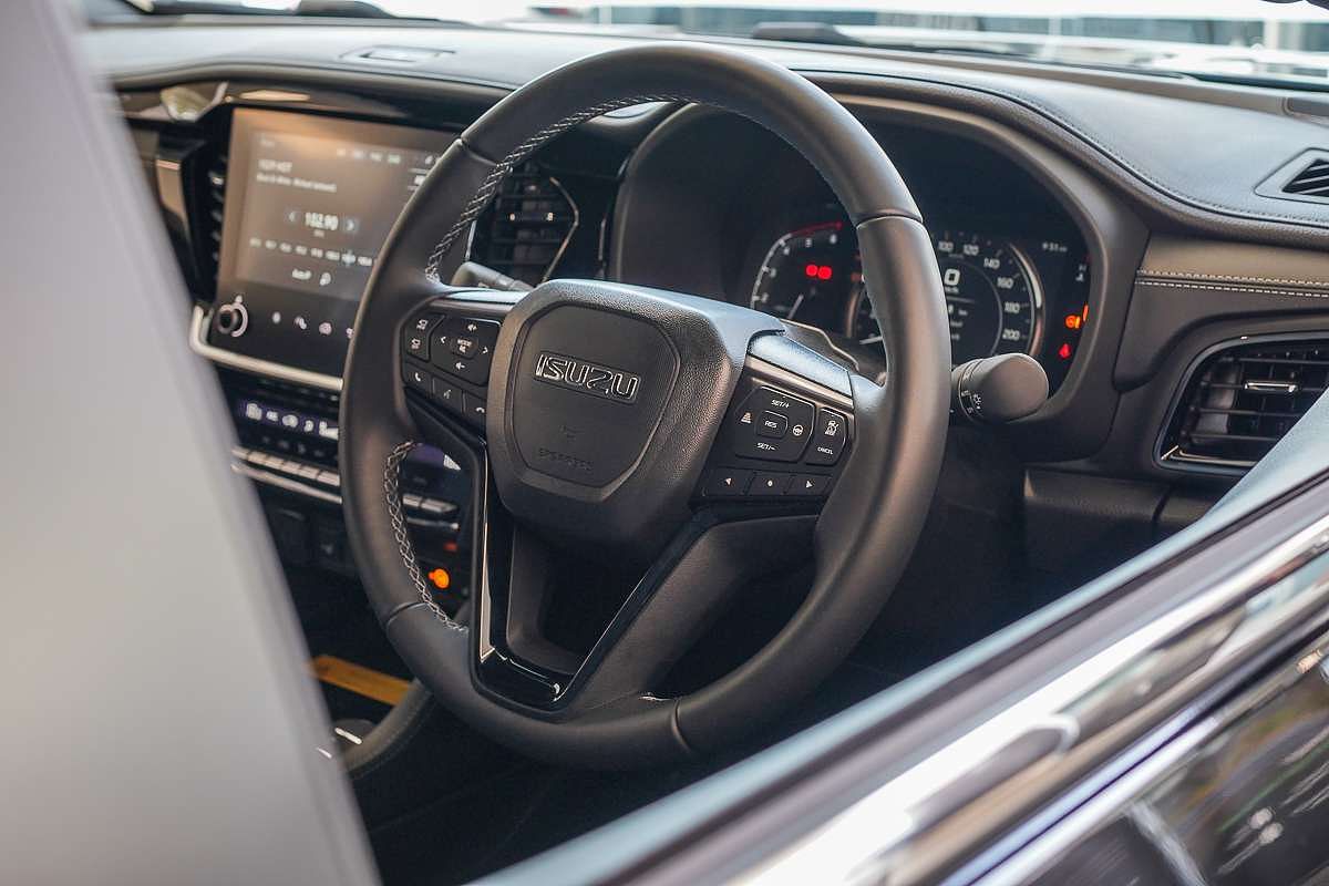 2025 Isuzu MU-X LS-T