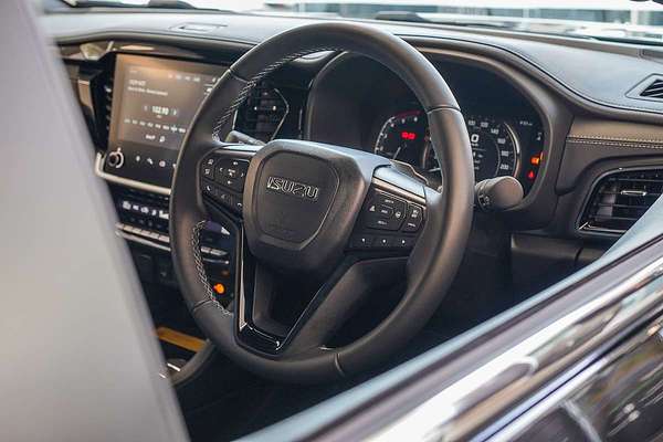 2025 Isuzu MU-X LS-T